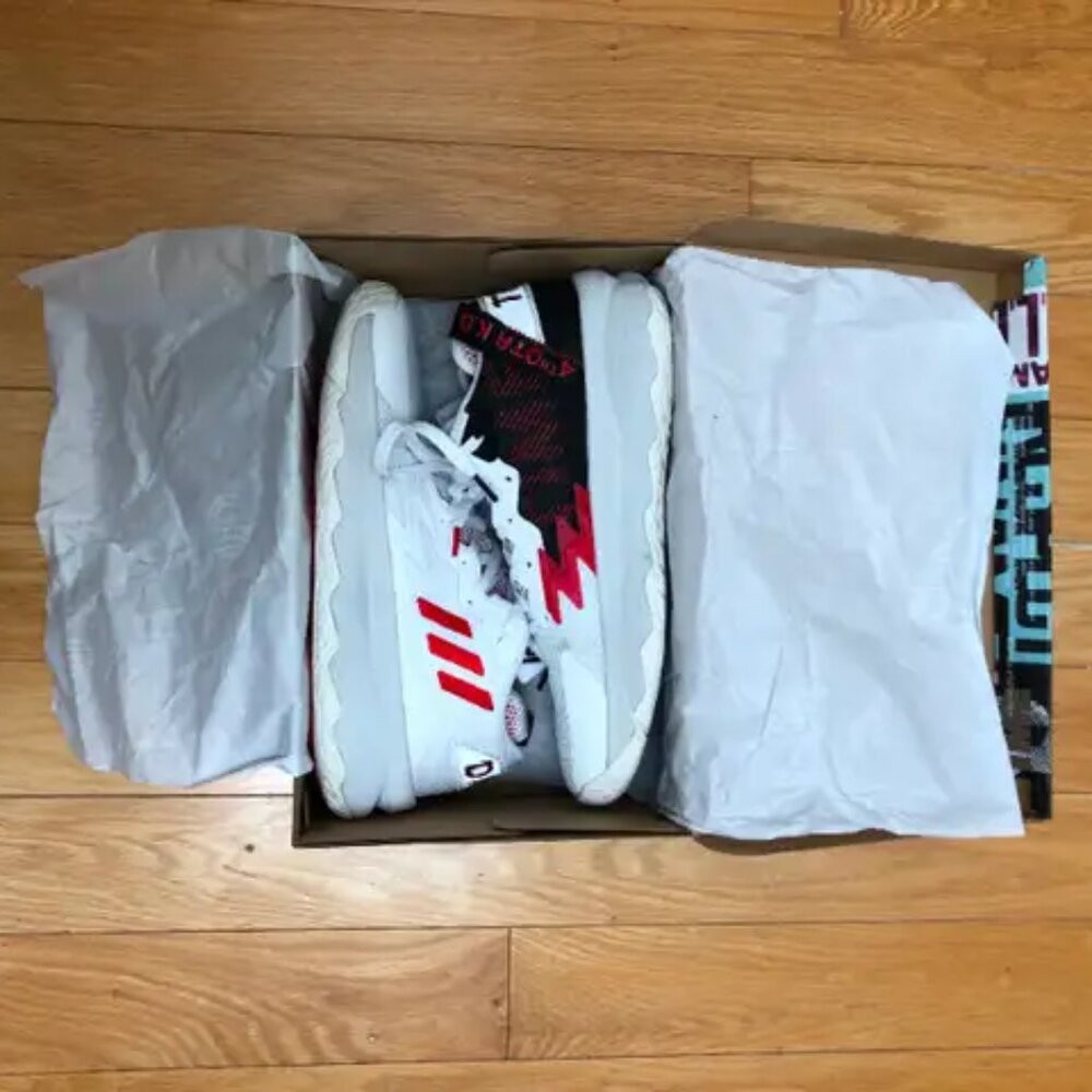 Adidas Dame 8 US10